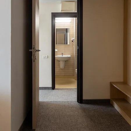 Hotel Flora 3*
