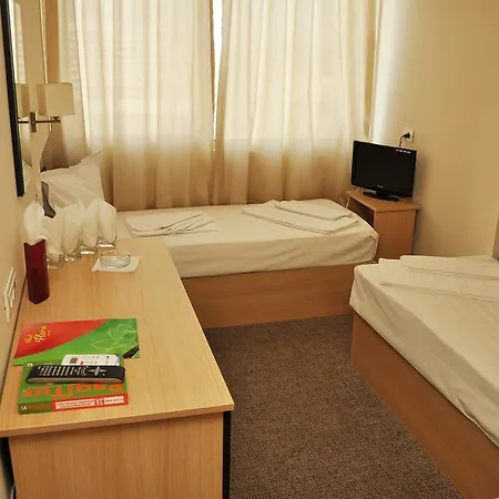 Hotel Flora 3*