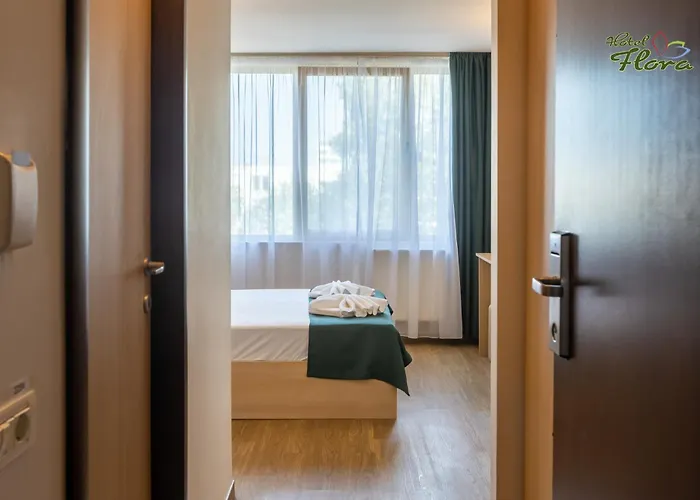 Flora 3*