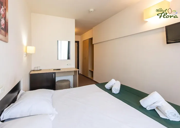 Flora 3*